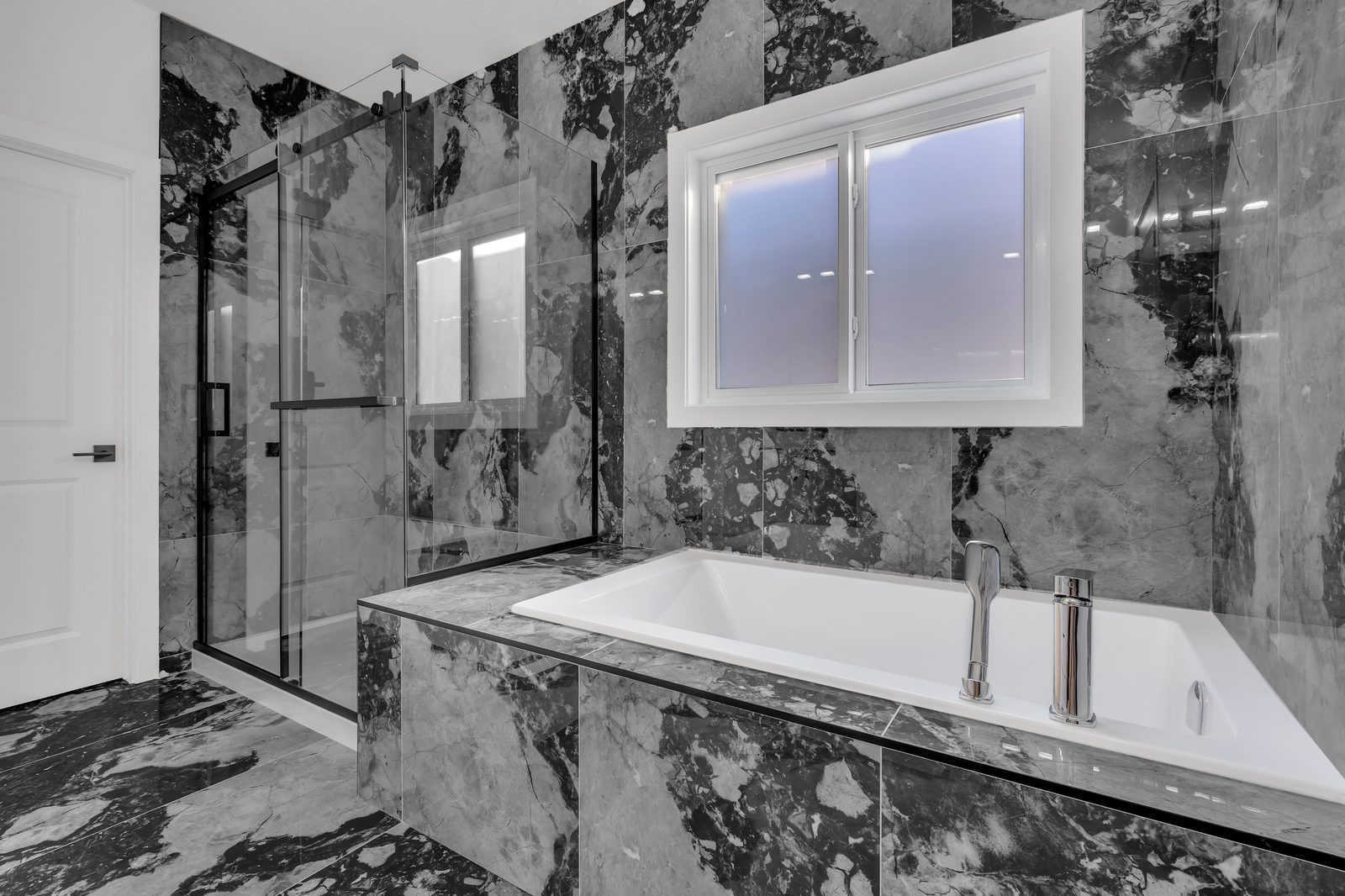 Woodbend Leduc walkout home photo 9